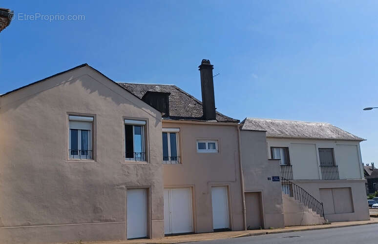 Maison à GOURDON