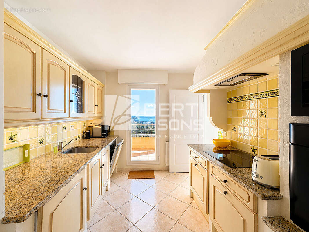 Appartement à MANDELIEU-LA-NAPOULE