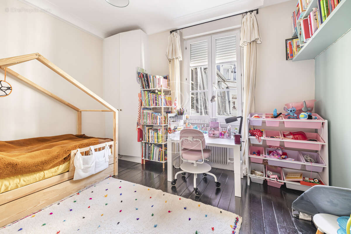 Appartement à PARIS-2E