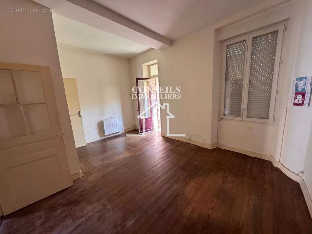 Maison à VILLENEUVE-SUR-YONNE