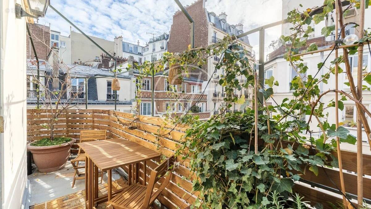 Appartement à PARIS-18E