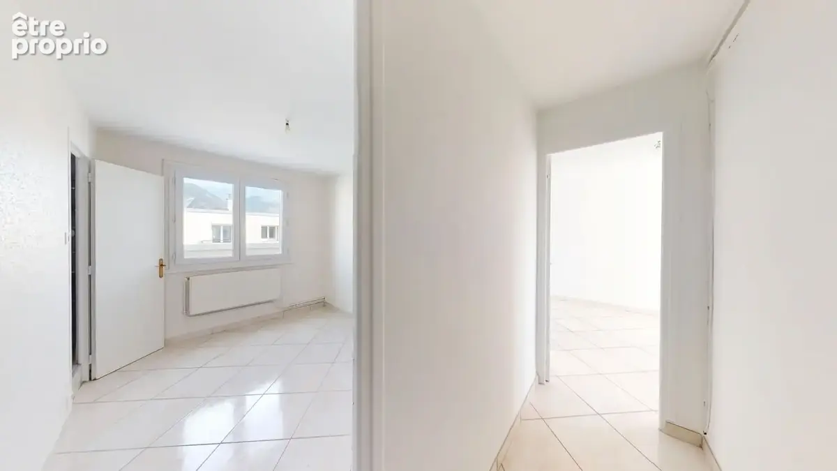 Appartement 2 pièces de 36 m2 - Dernier Etage - Eaux Claires /  Bv Joseph Vallier - photo 10