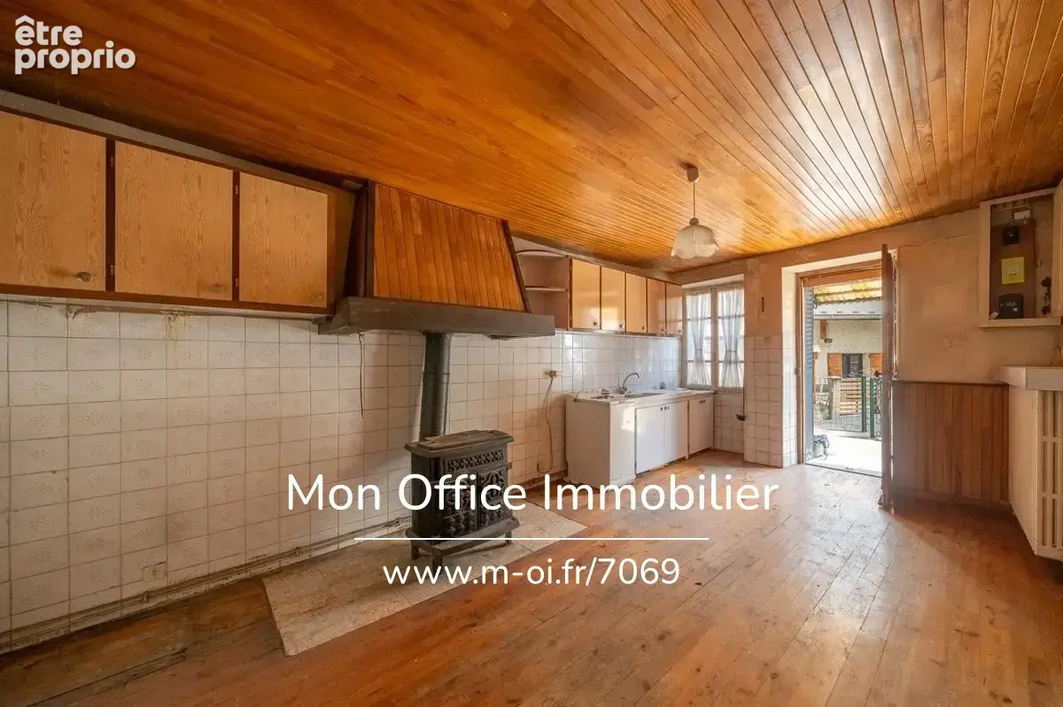Référence : 7069-MTE - Maison 220 m² à rénover - centre village - photo 3