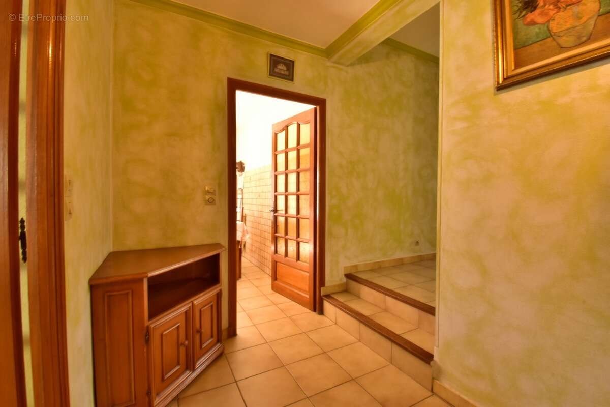 VILLA de plain-pied de 143 m² avec piscine sur 1 378 m² de terrain clos - photo 11
