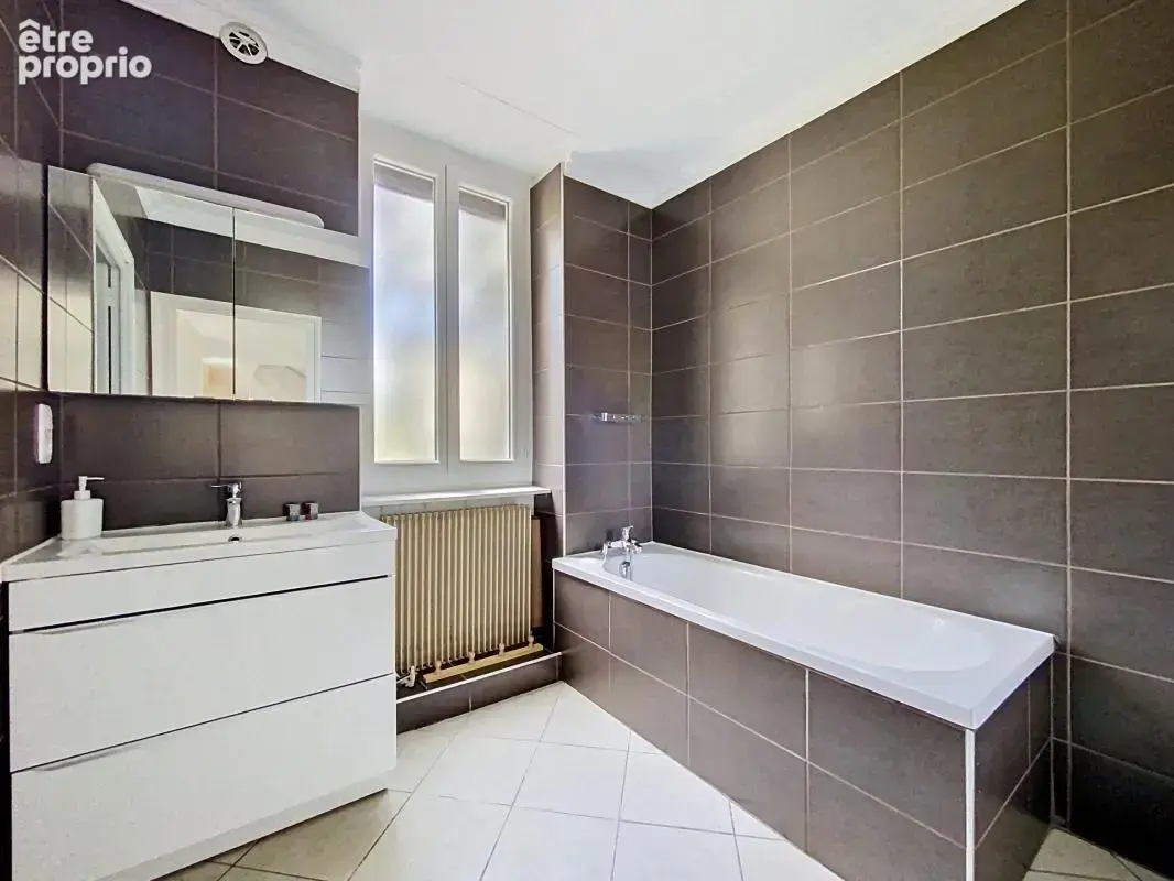 Appartement - Duplex - 3 Chambres - Buanderie - Cave - Extérieur privatif - Parking pour 3 ou 4 voitures - photo 15