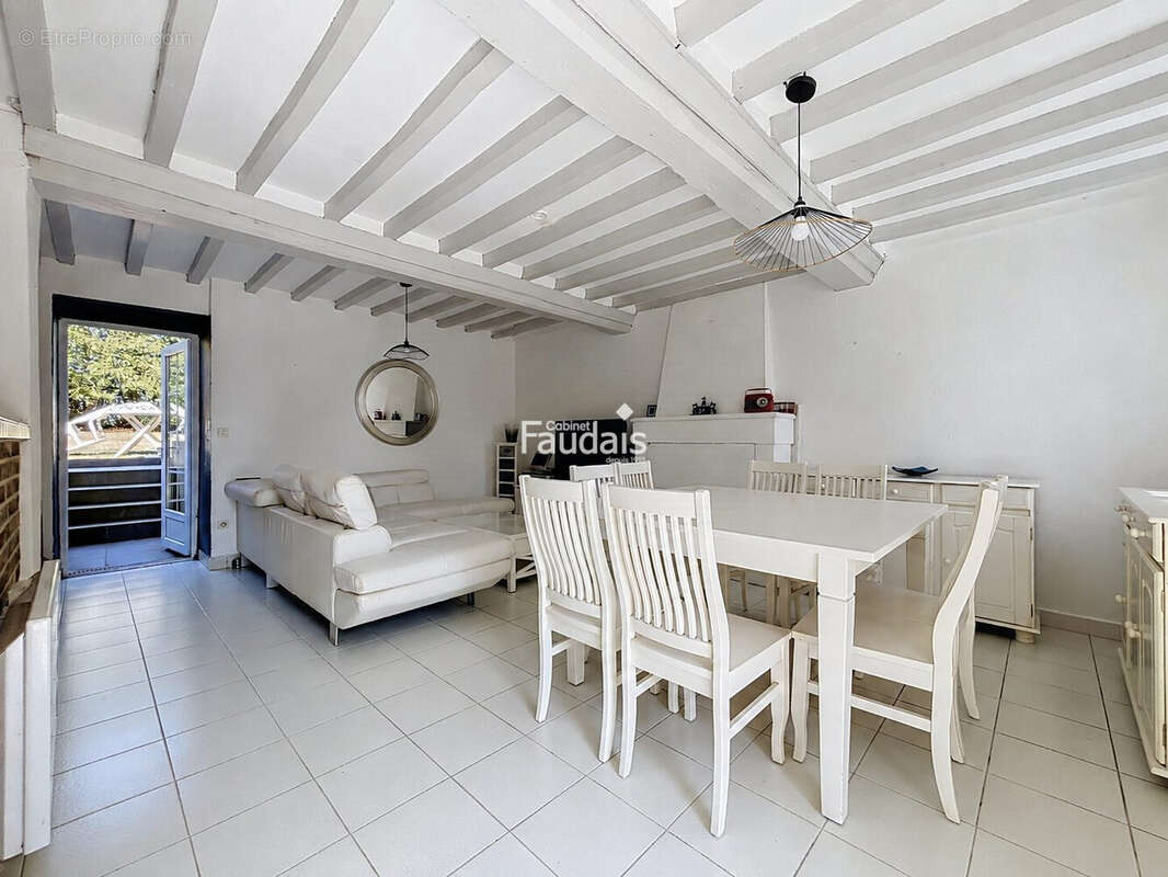 Maison 80 m² à Sainte-Honorine-Du-Fay  - photo 2