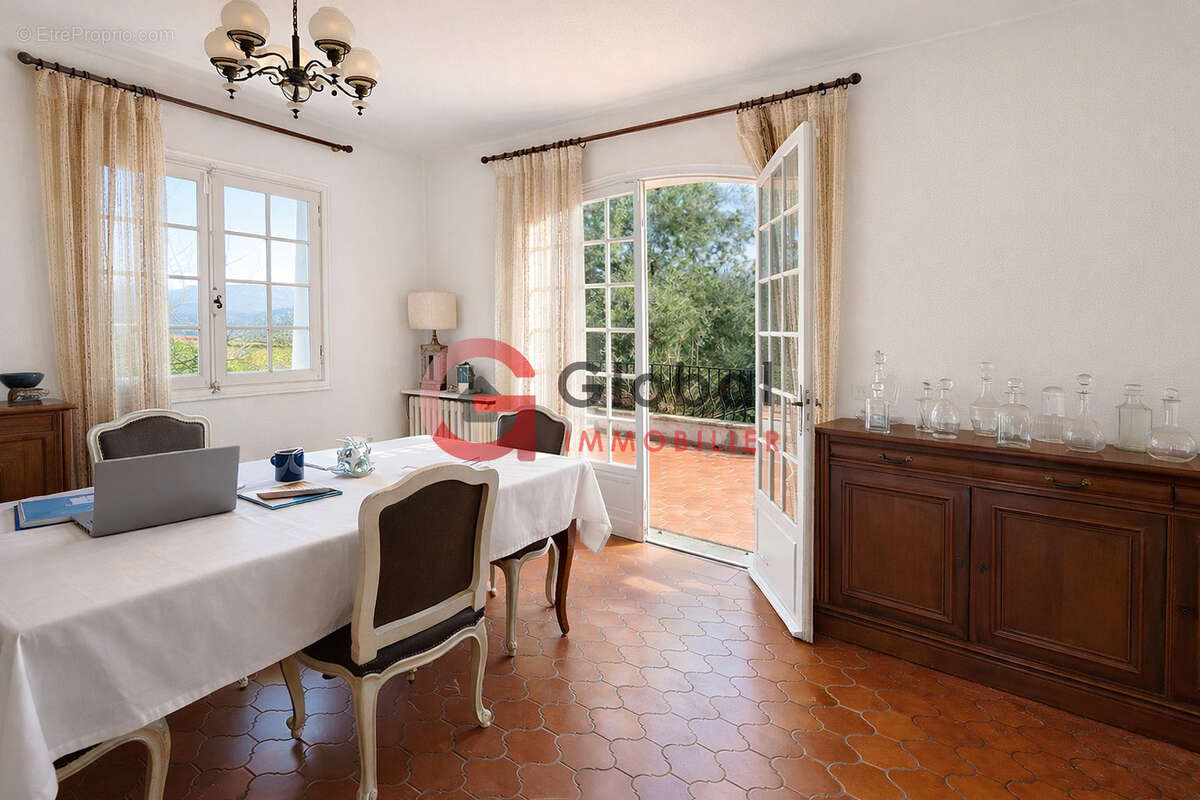 Maison à LA GAUDE