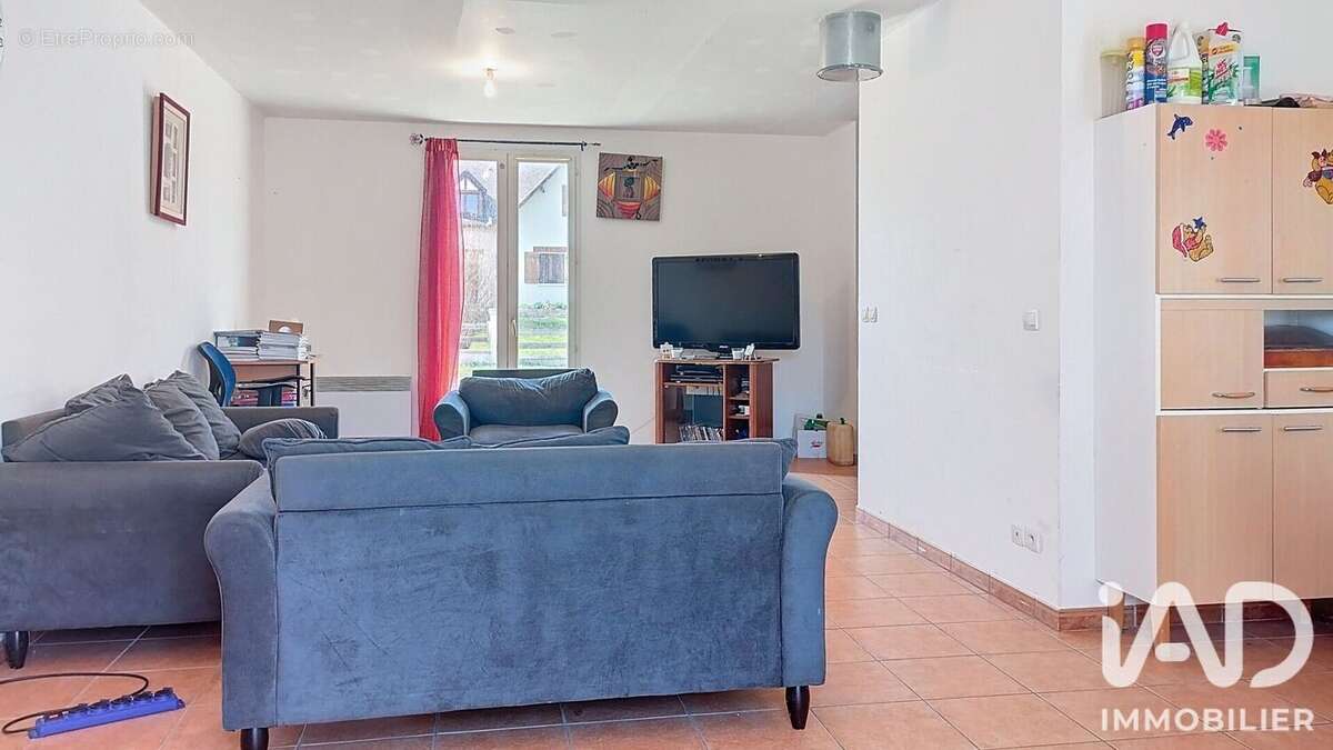 Maison 105 m² à Saint-Lupien  - photo 7