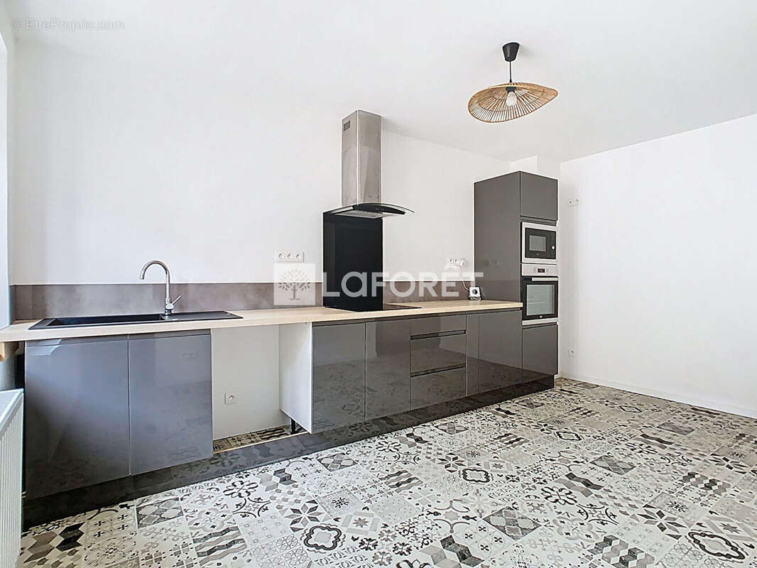 Maison à NEUFCHATEAU