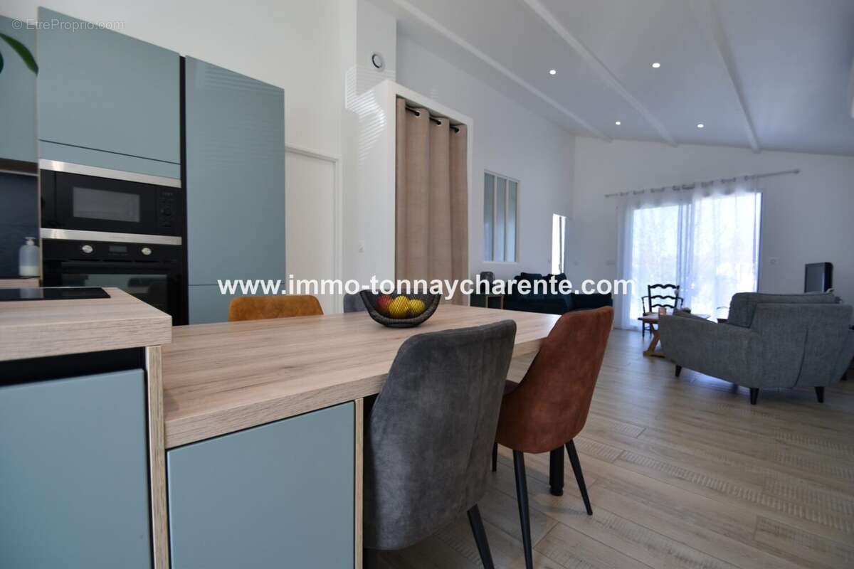 Maison à TONNAY-CHARENTE