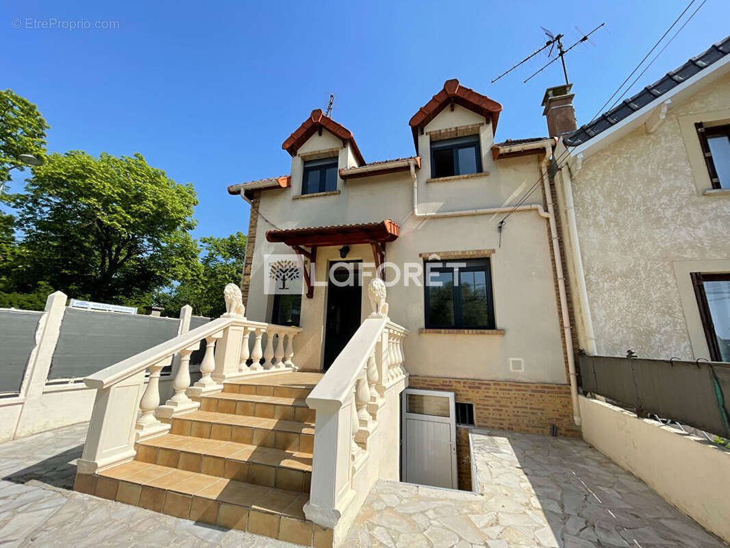 Maison à NANTERRE