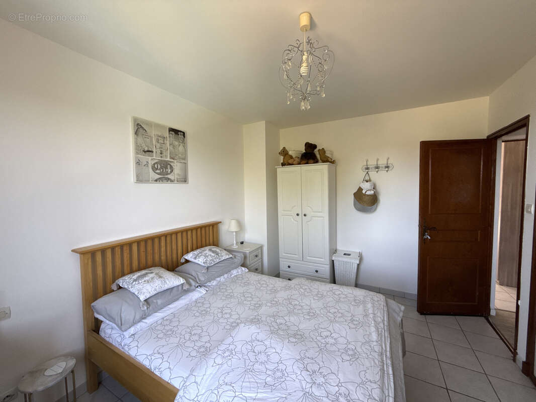 Un cadre de vie rare entre pinède, vue dégagée et douceur de vivre - photo 25