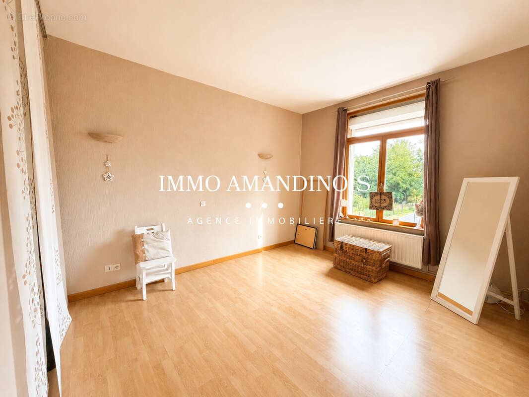 Maison de ville à Saint-Amand-les-Eaux, bâtie sur 952 m2. - photo 13