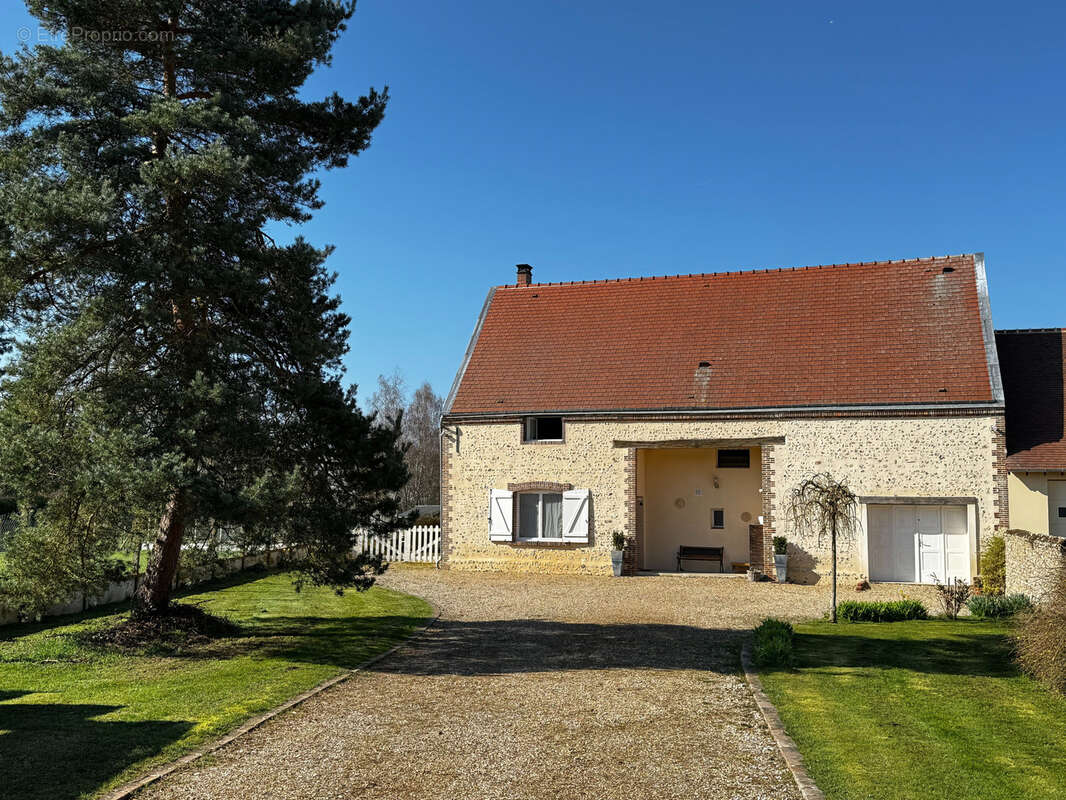 Maison à CHATEAUNEUF-EN-THYMERAIS