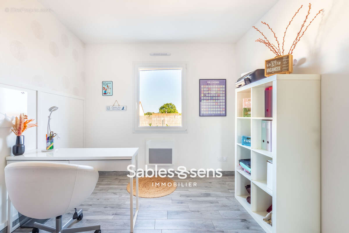 Maison T4 de plain-pied sur la commune des Achards - photo 9