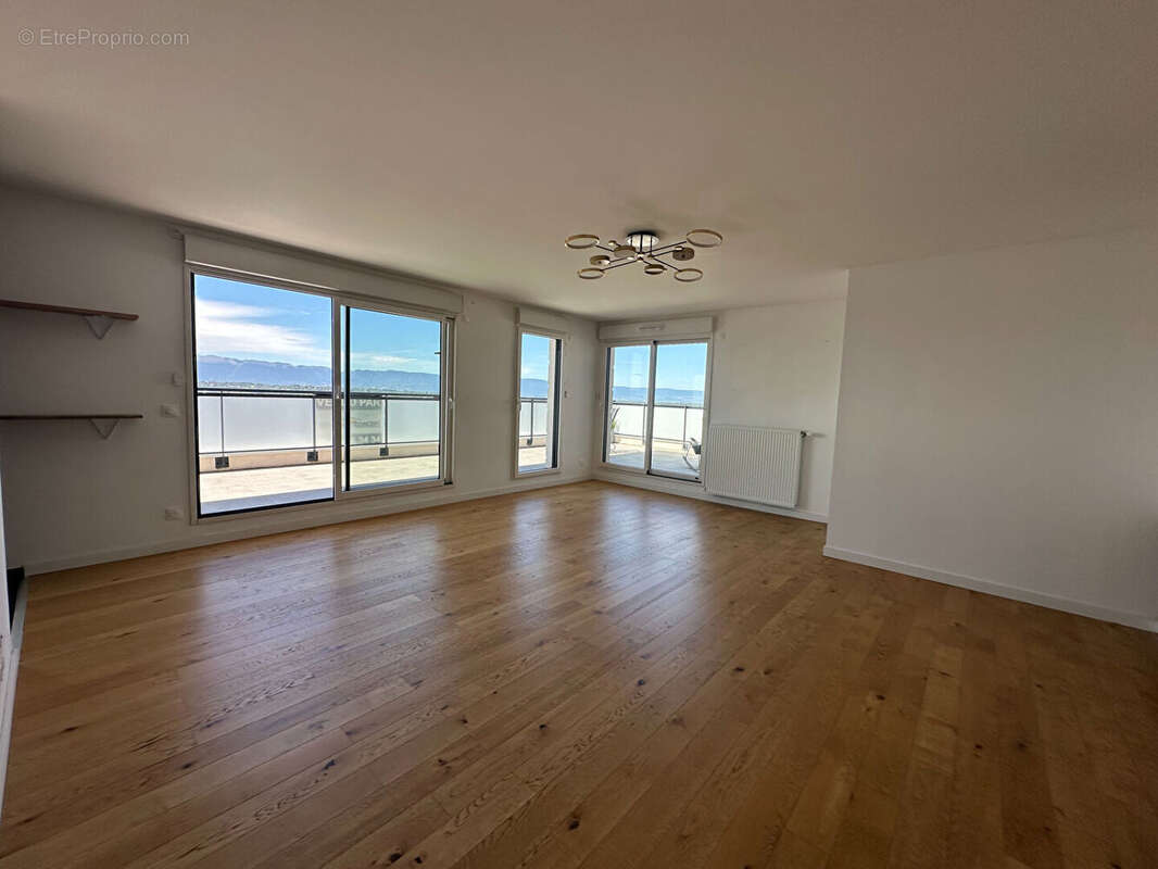 Appartement à VETRAZ-MONTHOUX