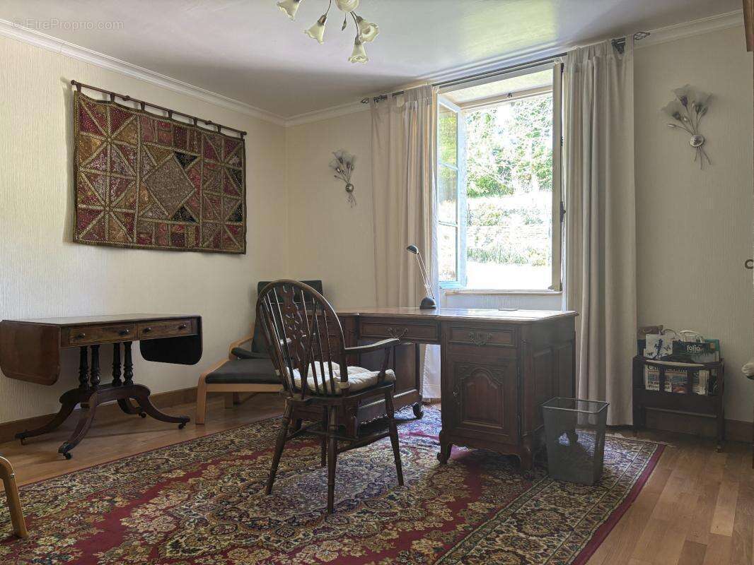 SEMUR EN AUXOIS 20min : maison de 144m², 5 chambres, grange, garage, cave, jardin. Prix 288 000€ - photo 12