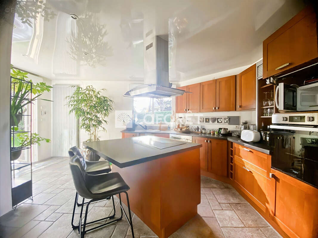 COULOGNE MAISON 128 m² - 2 Suites Parentales - Cars port, atelier - Parcelle 1 287 m² - photo 4