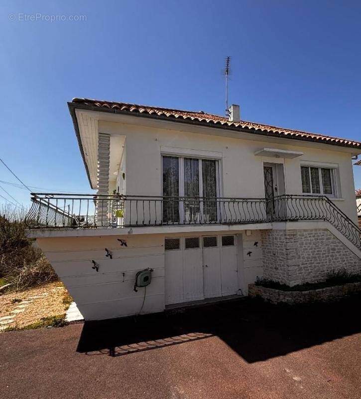 Maison à MAUZE-SUR-LE-MIGNON