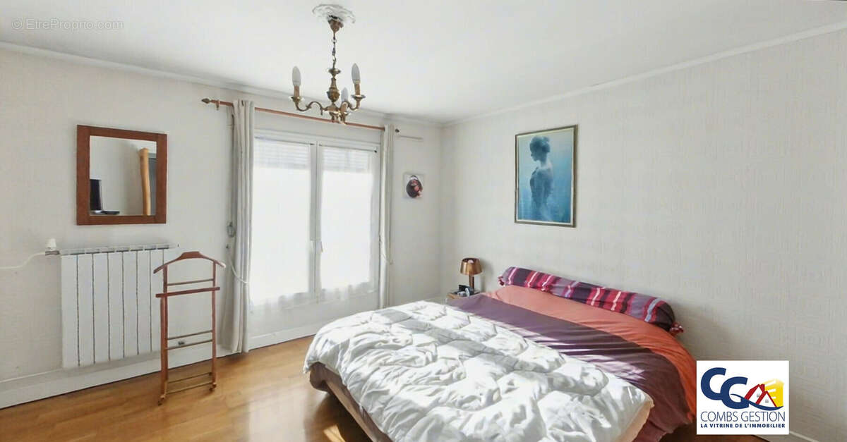 Maison à COMBS-LA-VILLE