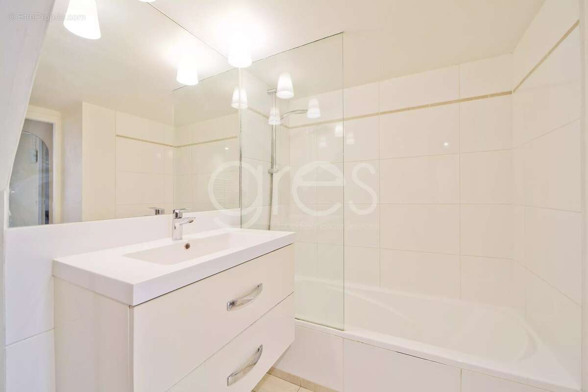 Appartement à PARIS-4E