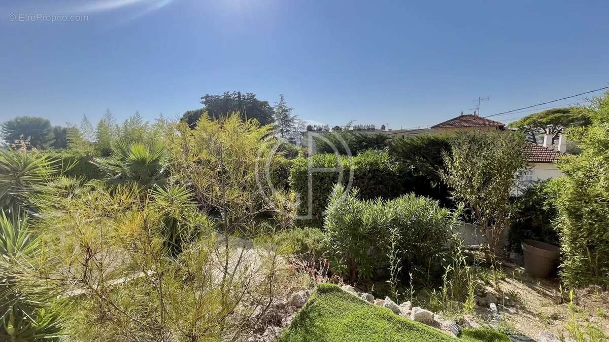 Appartement à LE CANNET