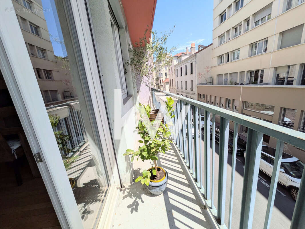 Appartement 186 m² à Saint-Etienne  - photo 4