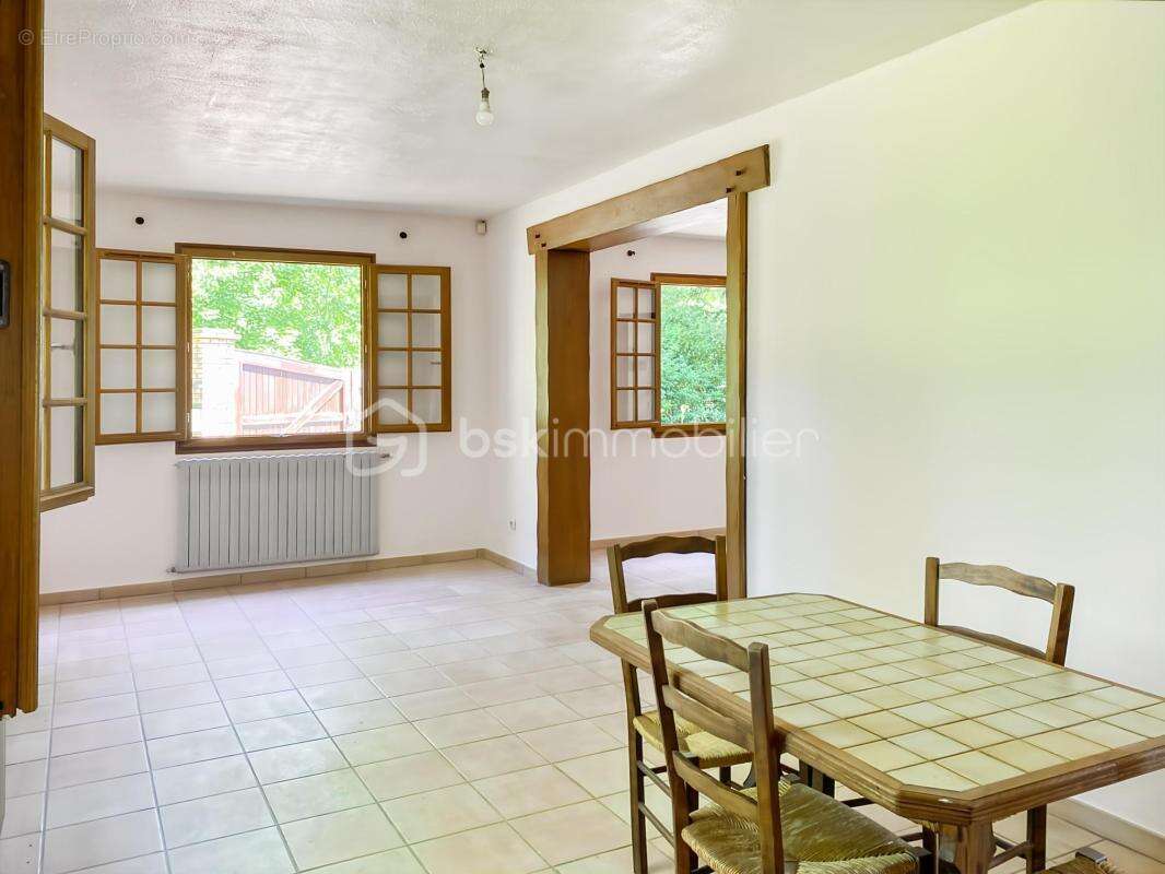 Maison à SAINT-MAURICE-MONTCOURONNE