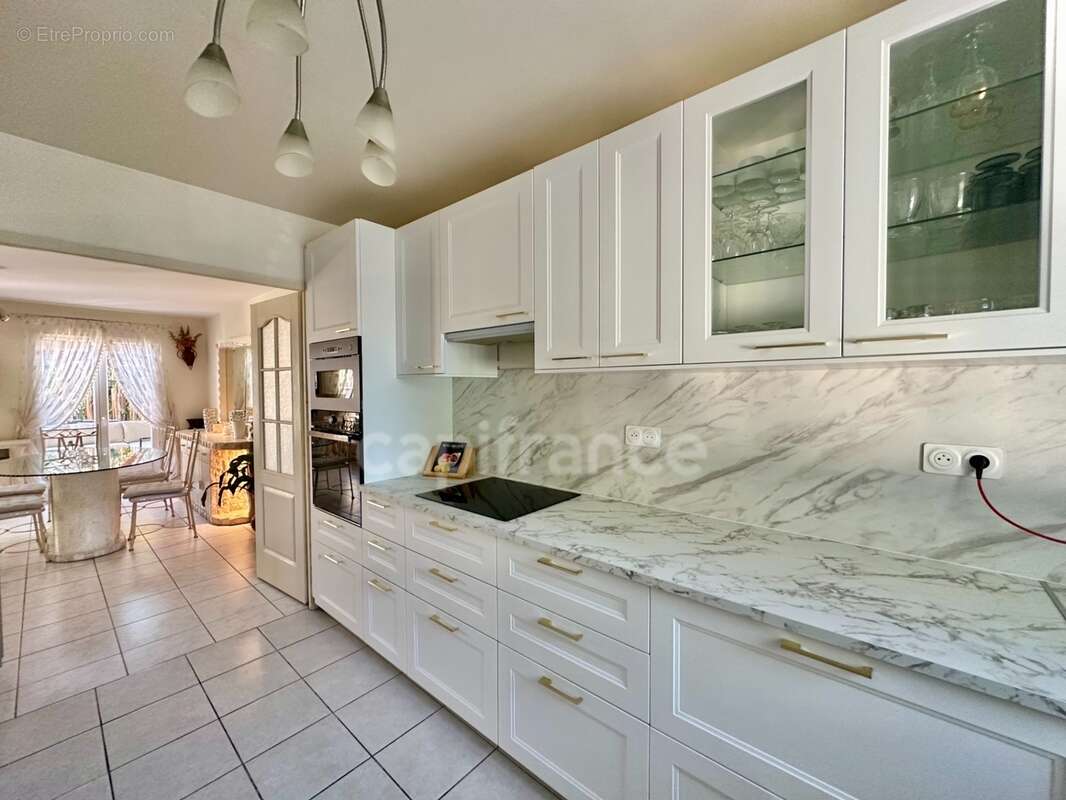 Maison de famille 136 m2 sur Jardin paysager 301 m2 - photo 3