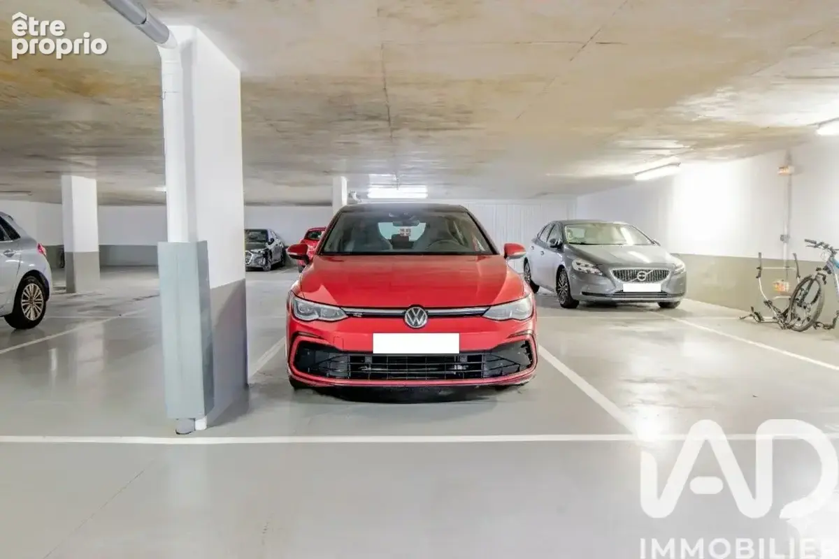Photo 1 - Parking à MONTROUGE