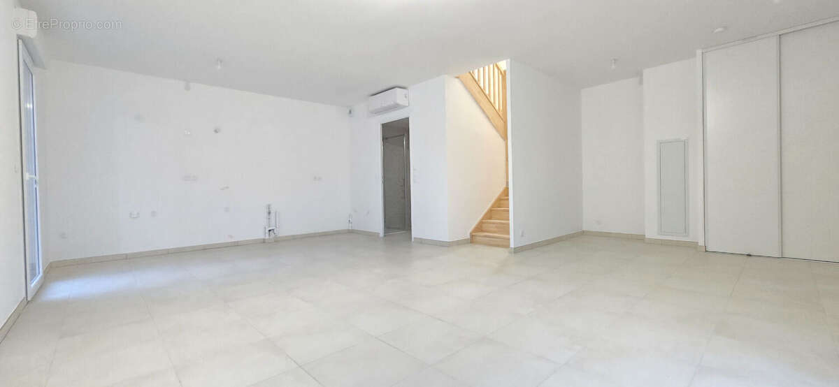 Maison à AURIBEAU-SUR-SIAGNE