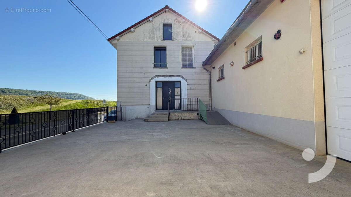 Maison à SAINT-MARTIN-D'ABLOIS