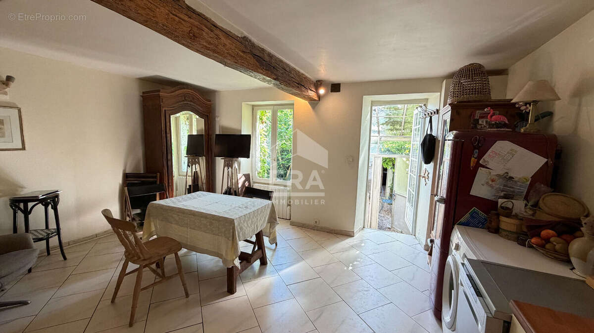 Maison à CRESPIERES