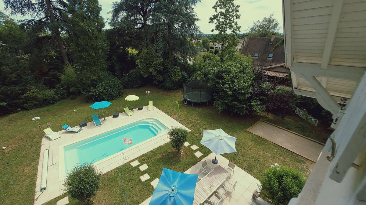 CHARMANTE PROPRIETE avec parc en plein centre de Bergerac - photo 8