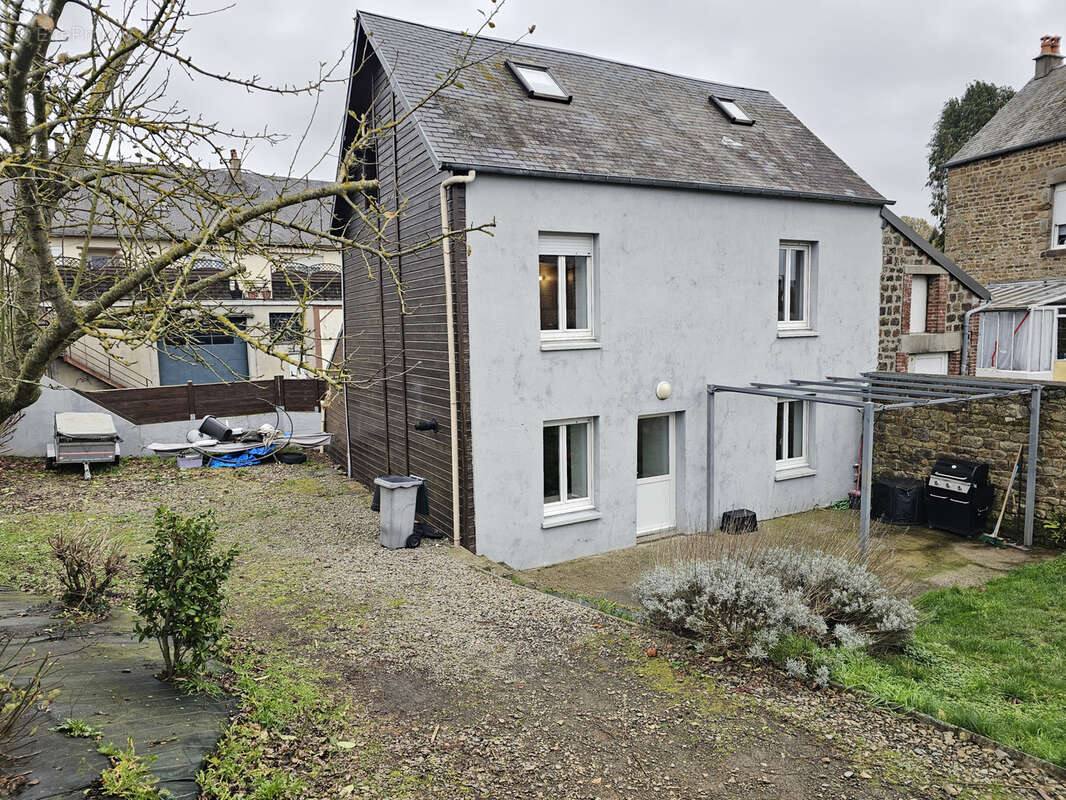 Maison à SAINT-GEORGES-DES-GROSEILLERS