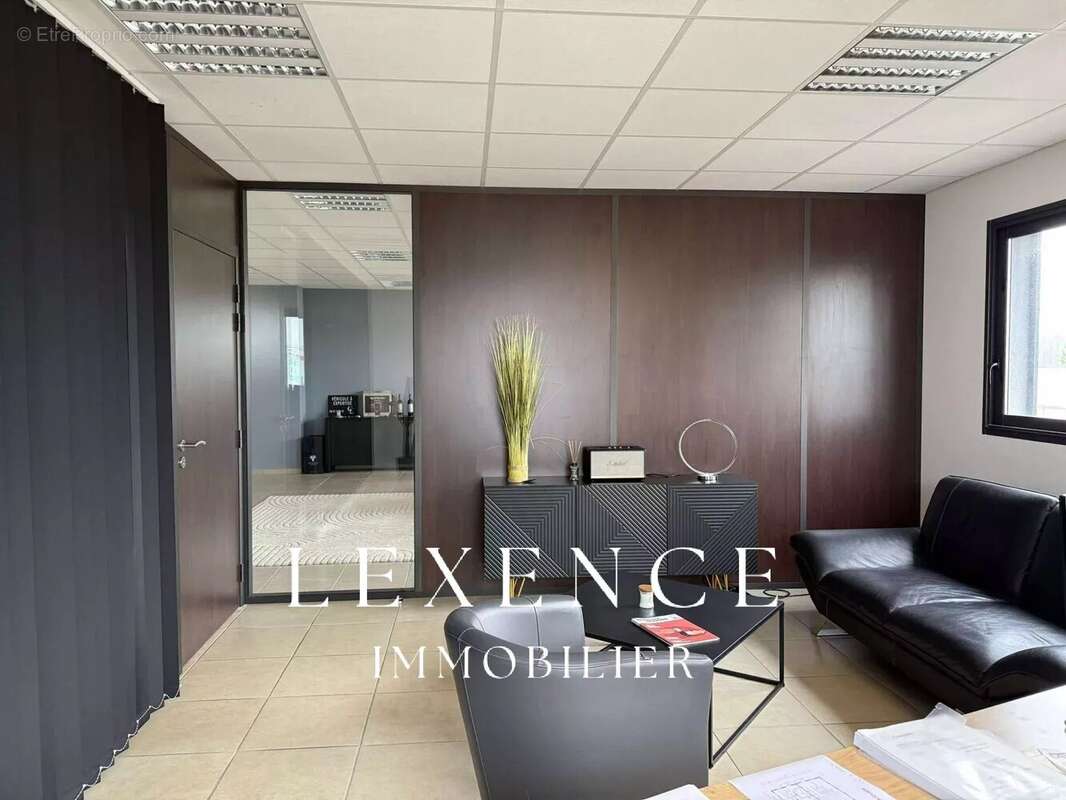 Commerce à EGUILLES