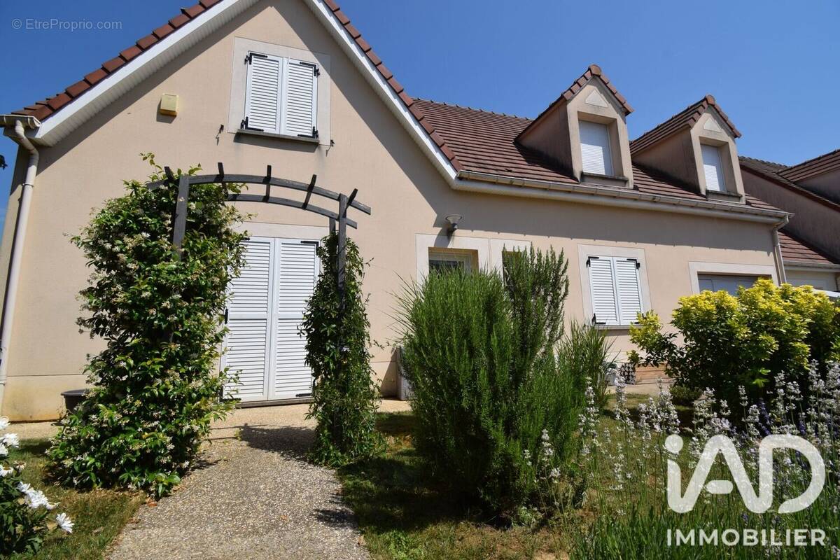Photo 1 - Maison à GUIGNES