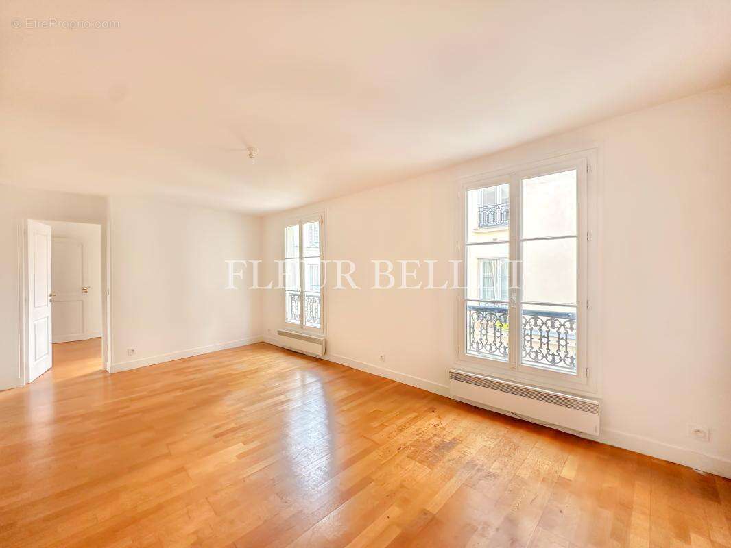 Appartement à PARIS-9E