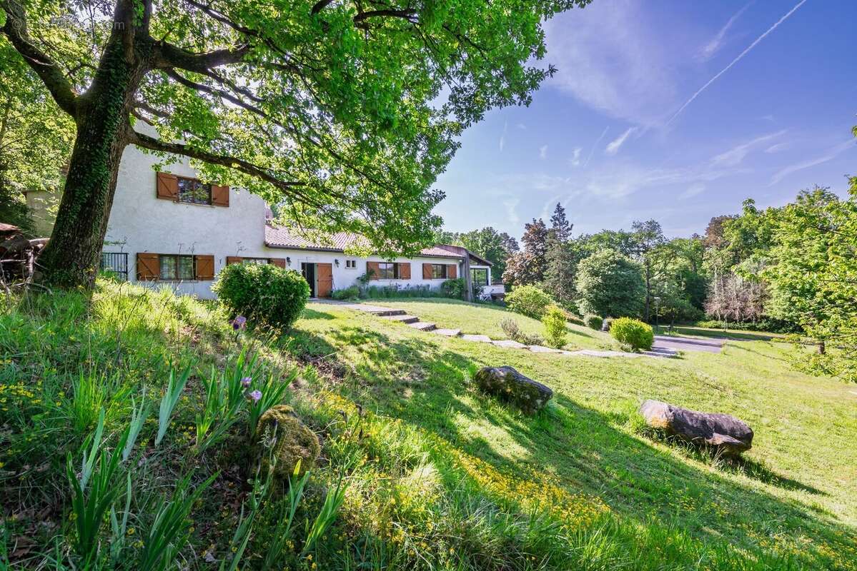 Maison à NANTEAU-SUR-LUNAIN