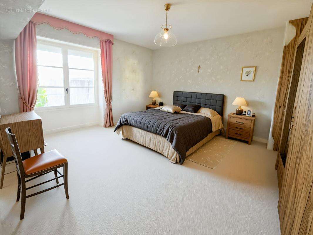  NOUVEAU PRIX : SOUS LA BARRE DES 200 000 € !  Une opportunité rare en plein centre-ville à 15 min d’Angerville - photo 7