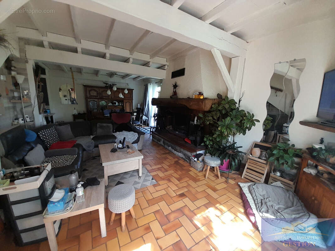 Maison à OMEX
