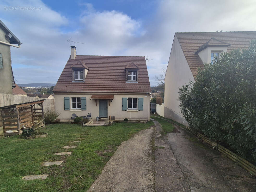 Maison à BOUAFLE