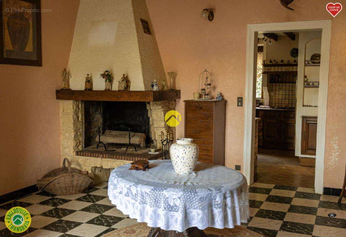 Maison à BEAURAINVILLE