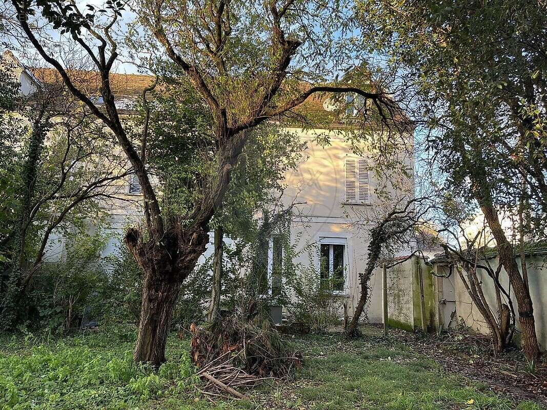 Autre à MONTEREAU-FAULT-YONNE