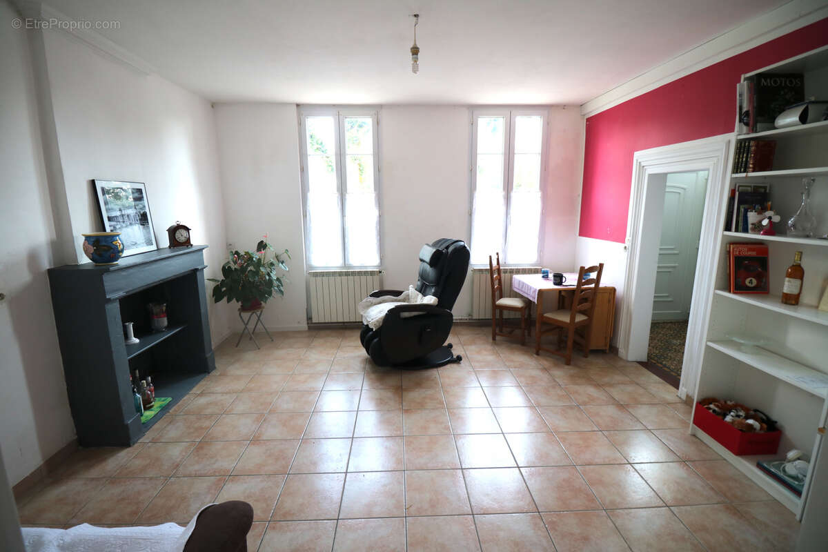 Maison à SAINT-SAVINIEN