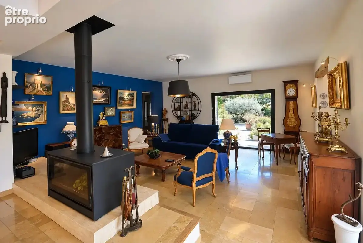 Tourrettes – Villa 220 m² avec piscine, studio indépendant et terrain de 5 840 m² - photo 5