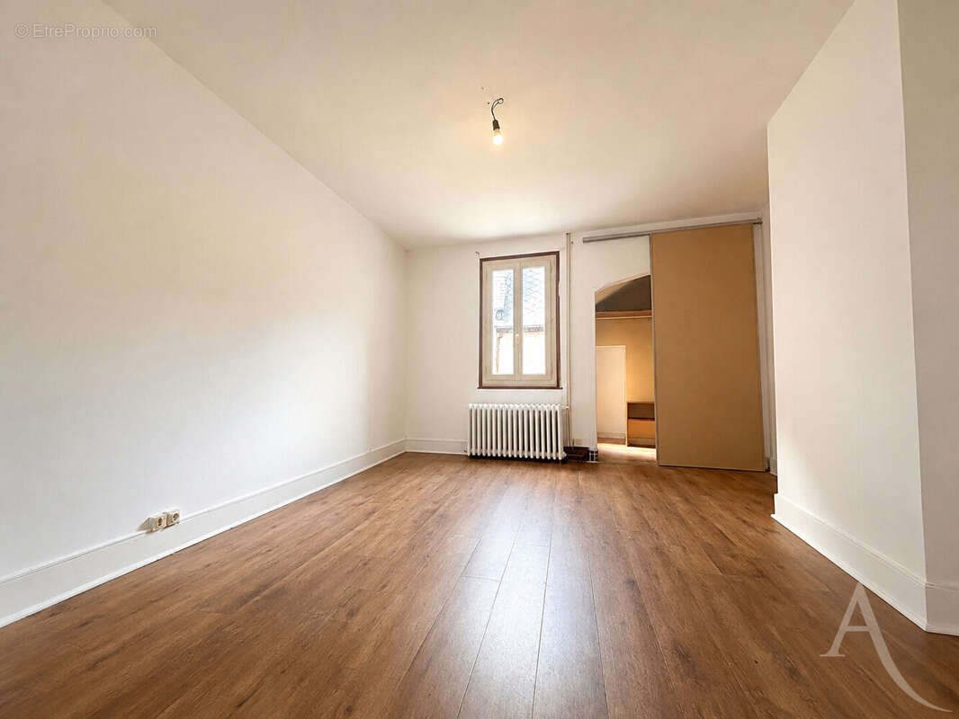 Maison de ville atypique de 62 m² en plein coeur du centre-ville ! - photo 4