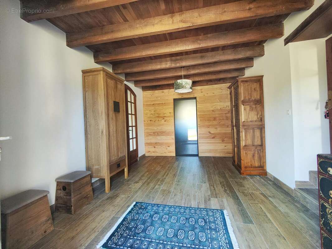 Maison 179 m² à Saint-Leonard-De-Noblat  - photo 5