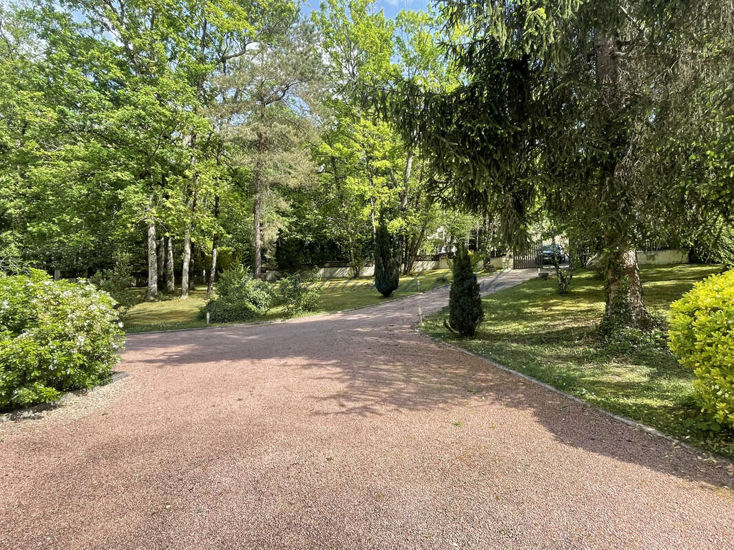 Maison à CHAMPCEVINEL