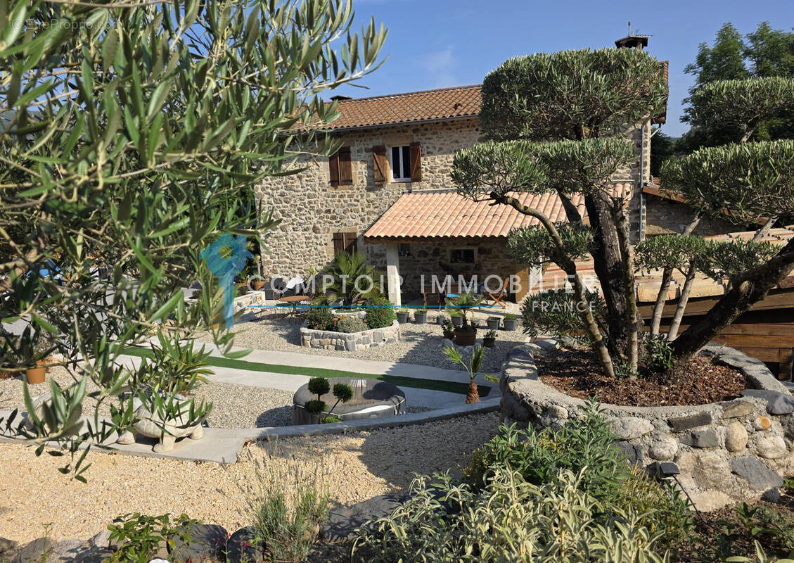 Maison à JAUJAC